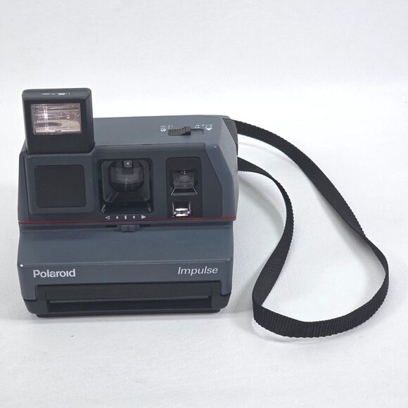 Vintage Polaroid Impulse 600 Instant Film Camera With Flash & Strap EUC UNTESTED - Picture 3 of 13